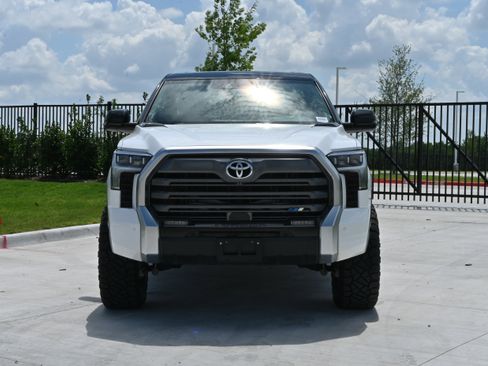 Used 2024 Toyota Tundra Limited AWD/4WD image 39