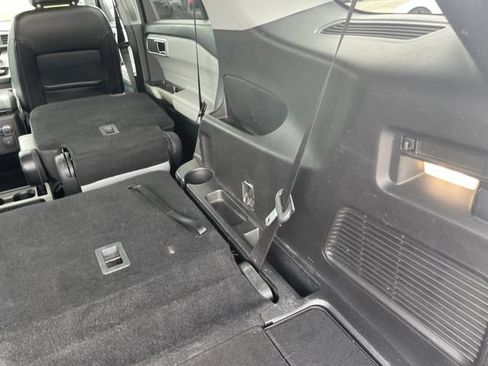 Used 2021 Ford Explorer XLT w/ Equipment Group 202A AWD/4WD image 71