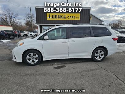Used 2020 Toyota Sienna LE w/ Carpet Mat Package