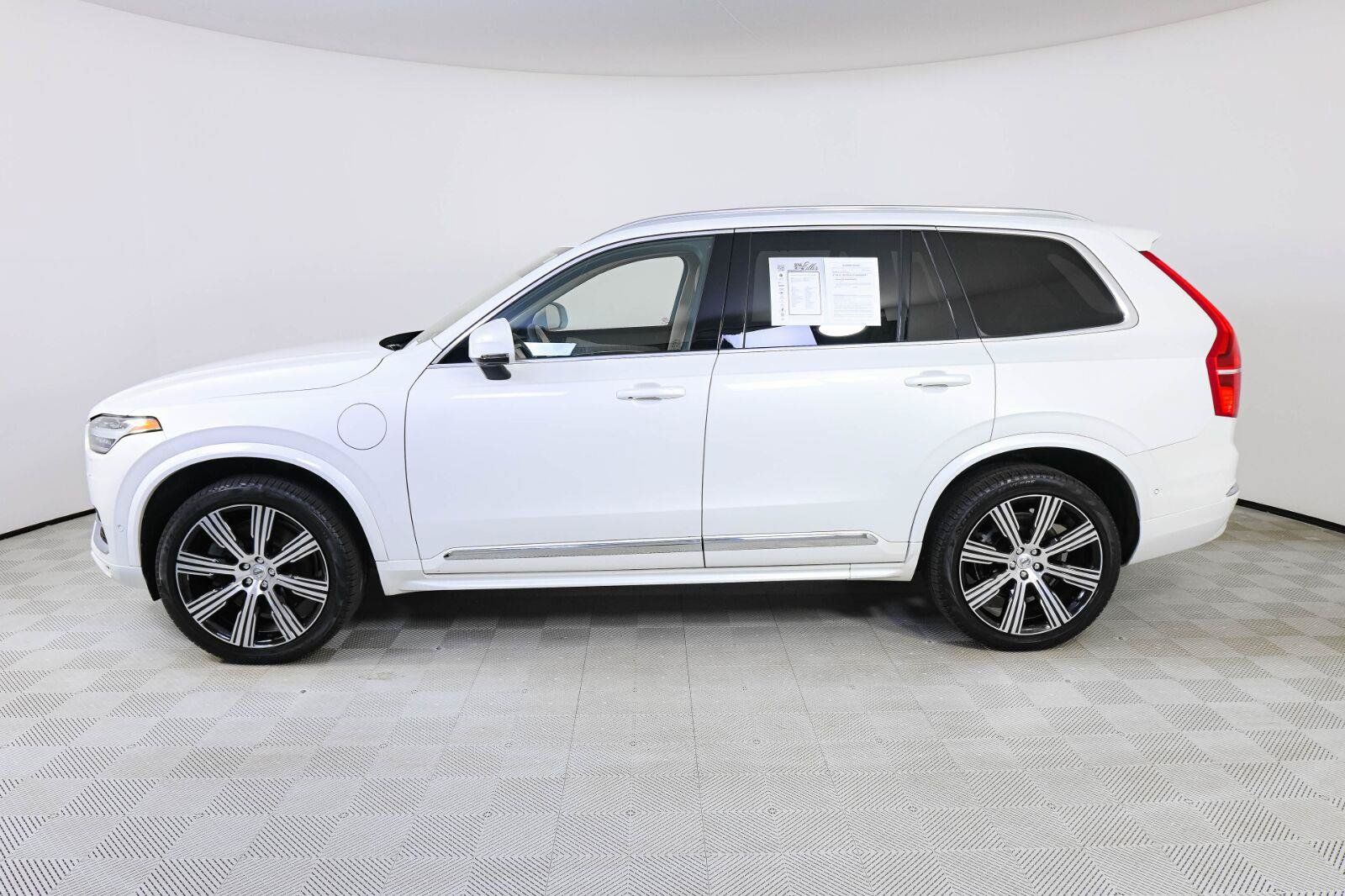 Certified 2025 Volvo XC90 T8 Ultra w/ Protection Package Premier AWD/4WD image 2