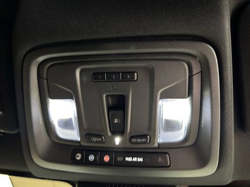Used 2023 Chevrolet Silverado 1500 High Country w/ Technology Package AWD/4WD image 21