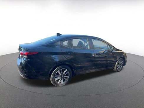 Used 2025 Nissan Versa SV image 3