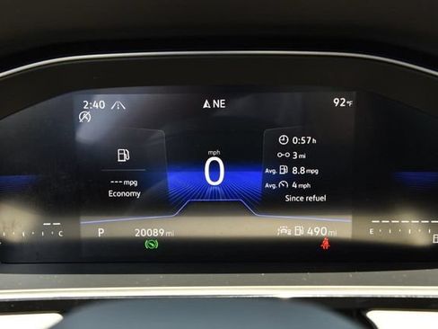 Certified 2025 Volkswagen Jetta SE w/ Sunroof Package FWD image 12