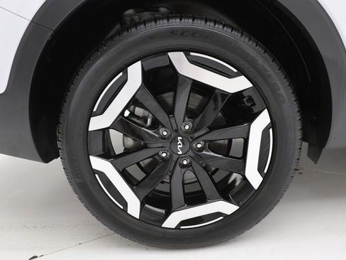 Used 2025 Kia Telluride S image 9