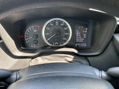 Used 2020 Toyota Corolla LE FWD image 21