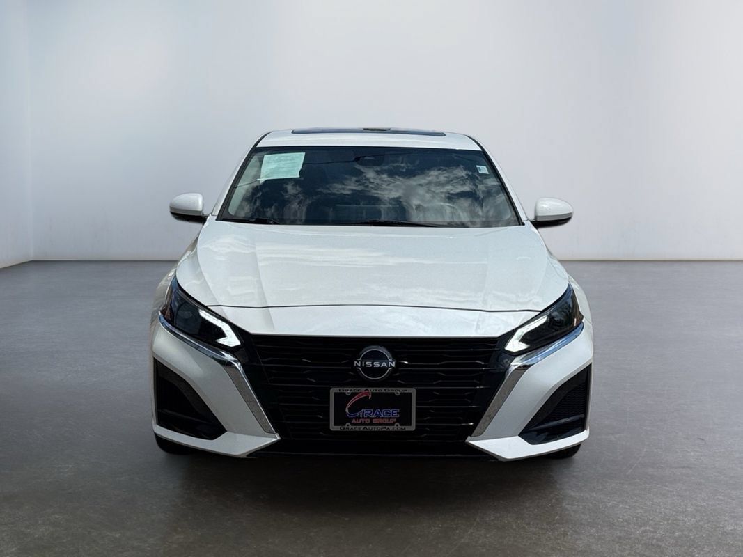 Used 2023 Nissan Altima 2.5 SL AWD/4WD image 2