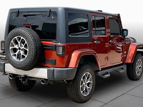 Used 2014 Jeep Wrangler Unlimited Sahara w/ Connectivity Group AWD/4WD image 10