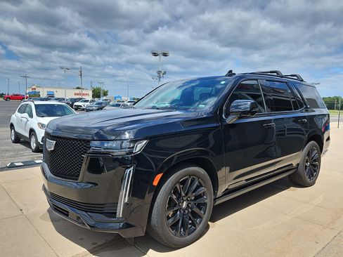 Used 2024 Cadillac Escalade Sport Platinum w/ LPO, ONYX Package AWD/4WD image 2