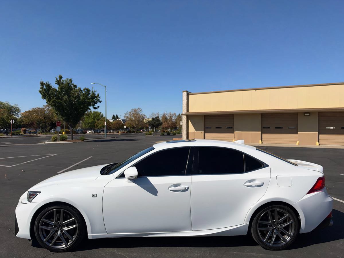 Used 2020 Lexus IS 350 F Sport w/ F Sport Package RWD image 4