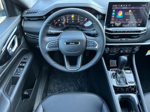 New 2026 Jeep Compass Latitude image 14