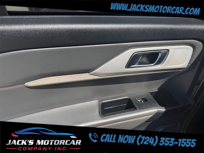 Used 2025 Ford Explorer Active w/ Active Comfort Package AWD/4WD image 28