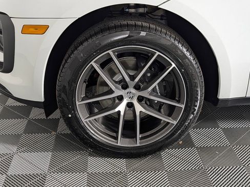 New 2026 Porsche Macan image 11