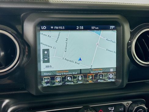 Certified 2022 Jeep Wrangler Unlimited Sahara image 22