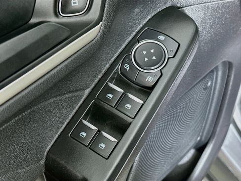 Used 2022 Ford Escape SE w/ SE Sport Appearance Package AWD/4WD image 18