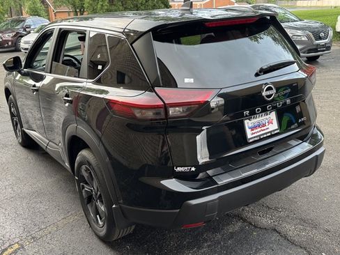 New 2026 Nissan Rogue SV w/ Cold Weather Package AWD/4WD image 12