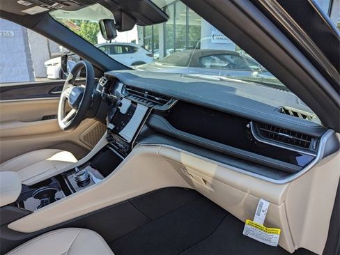 New 2023 Jeep Grand Cherokee 4xe w/ Luxury Tech Group II image 24