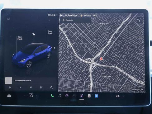 Used 2023 Tesla Model Y Long Range AWD/4WD image 13