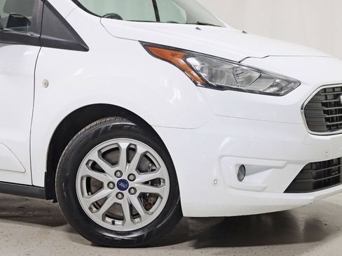 Used 2022 Ford Transit Connect XLT image 5