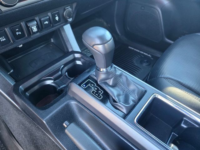 Used 2020 Toyota Tacoma TRD Off-Road w/ TRD Premium Off Road Package AWD/4WD image 14