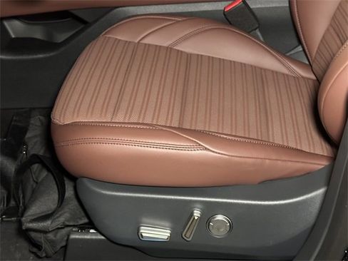 New 2026 Lincoln Nautilus Reserve image 16