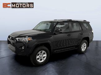 Used 2022 Toyota 4Runner SR5 Premium w/ Moonroof Package AWD/4WD video 1