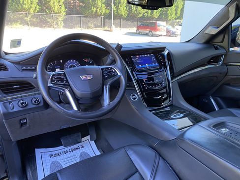 Used 2016 Cadillac Escalade Platinum AWD/4WD image 38