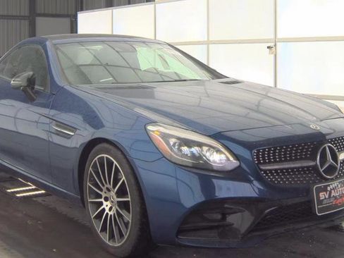 Used 2018 Mercedes-Benz SLC 300 SLC 300 w/ Premium 2 Package image 2