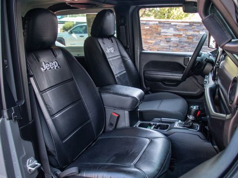 Used 2023 Jeep Wrangler Freedom Edition image 16