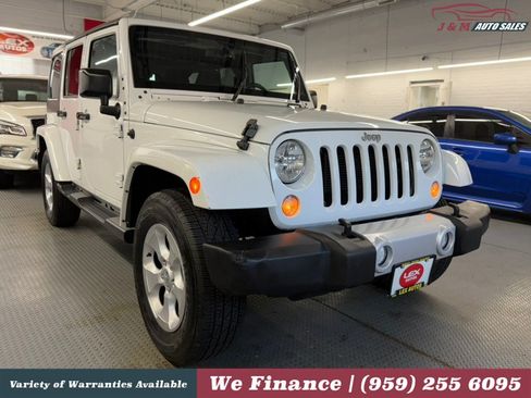 Used 2015 Jeep Wrangler Unlimited Sahara w/ Dual Top Group AWD/4WD image 4
