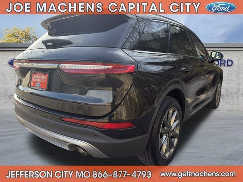 Used 2022 Lincoln Corsair AWD w/ Premium Package image 7