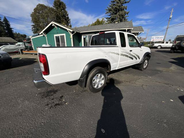 Used 1998 Nissan Frontier XE AWD/4WD image 4