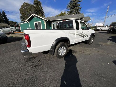 Used 1998 Nissan Frontier XE image 4