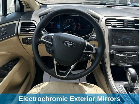 Used 2014 Ford Fusion SE w/ Equipment Group 202A FWD image 18