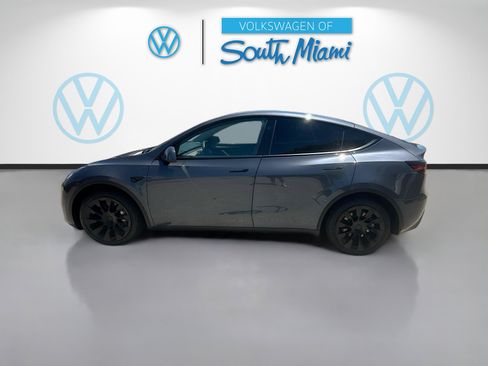 Used 2023 Tesla Model Y 2WD image 4