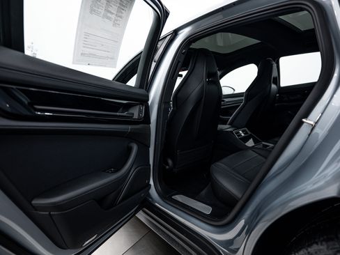 Certified 2025 Porsche Panamera 4 image 23