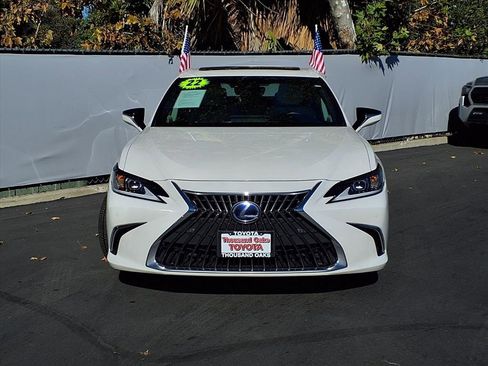 Used 2022 Lexus ES 300h 300h image 2