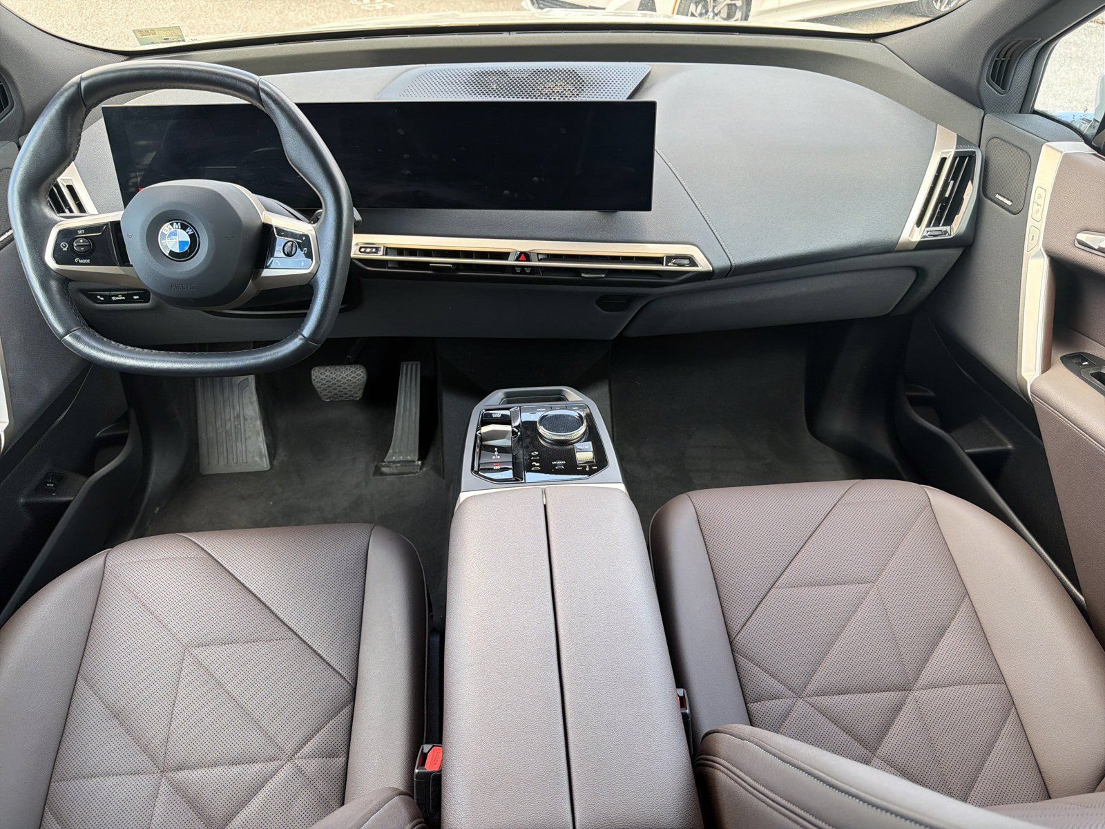 Certified 2026 BMW iX xDrive45 w/ Premium Package AWD/4WD image 14