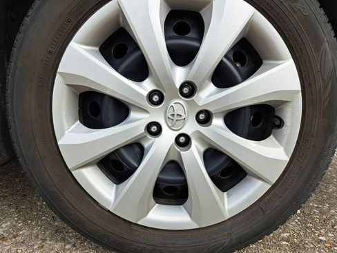 Used 2024 Toyota Corolla LE image 26