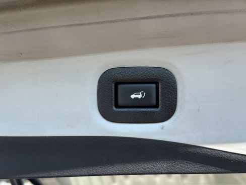 Used 2016 Nissan Rogue SV w/ SV Premium Package AWD/4WD image 26