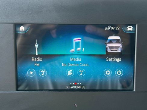 Used 2022 Mercedes-Benz Sprinter 2500 image 24
