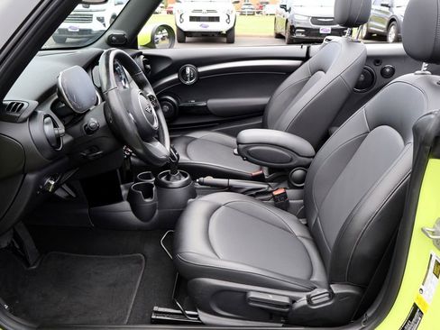 Used 2022 MINI Cooper Convertible w/ Premium Package FWD image 34