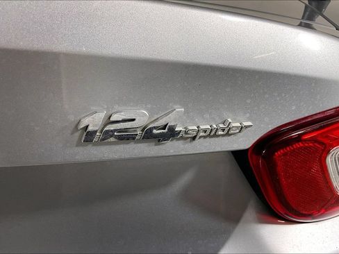 Used 2019 FIAT 124 Spider Abarth RWD image 7