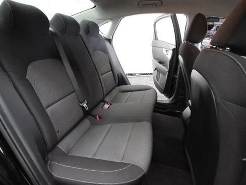 Used 2023 Kia Forte LXS w/ LXS Technology Package image 21