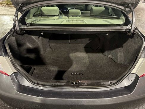 Used 2011 Toyota Camry LE image 14