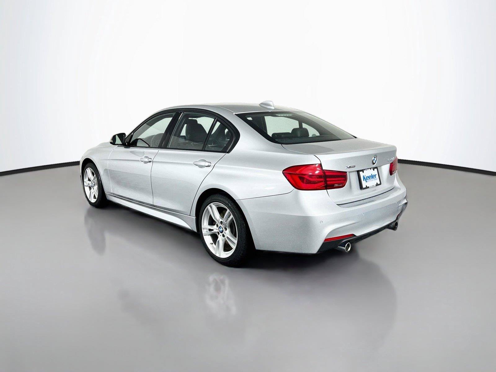 Used 2017 BMW 340i xDrive Sedan AWD/4WD image 4