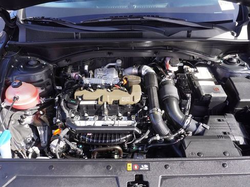 Used 2023 Hyundai Santa Fe Limited image 7