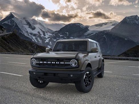 New 2025 Ford Bronco Outer Banks image 2