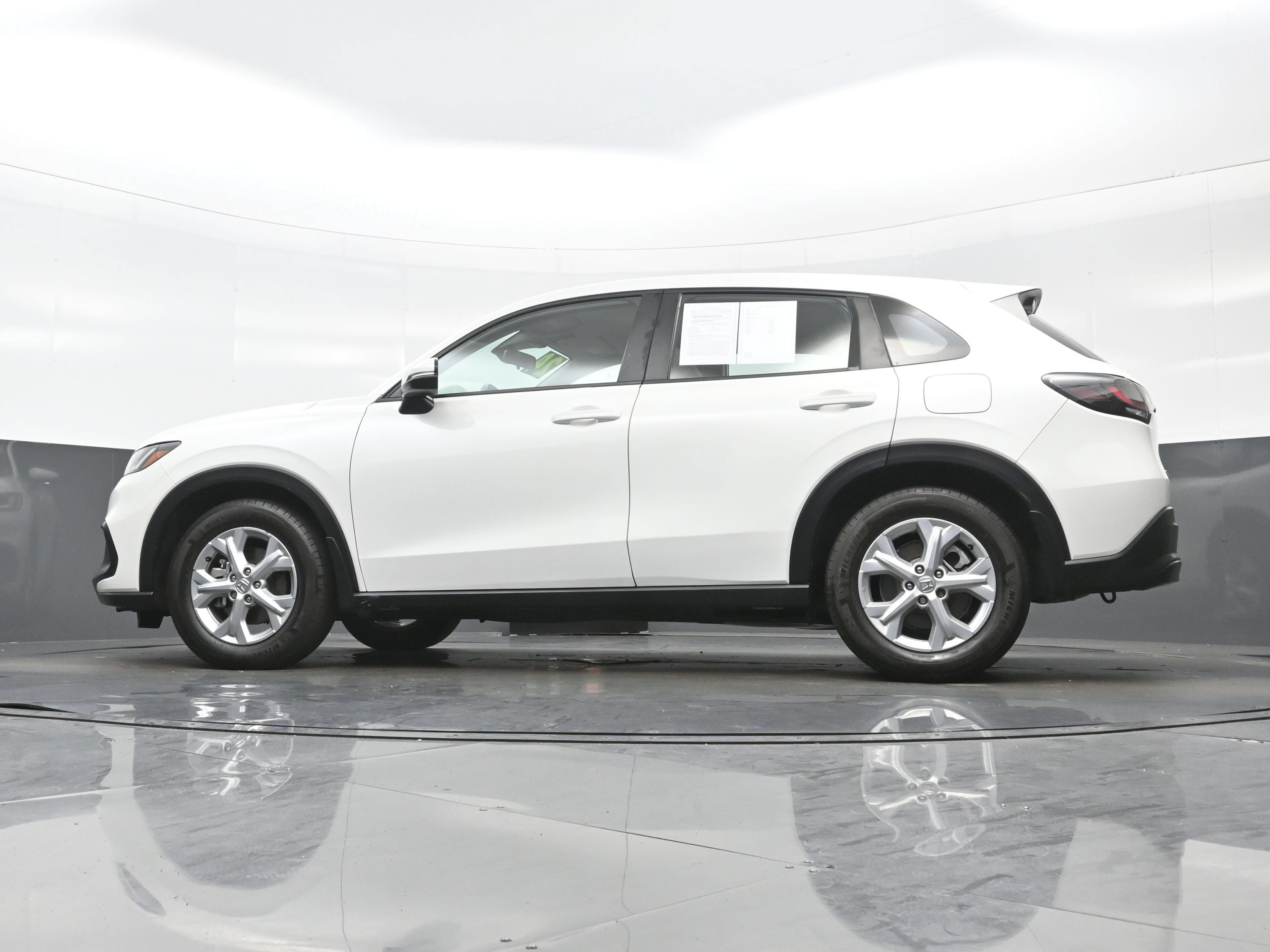 Used 2024 Honda HR-V LX image 27
