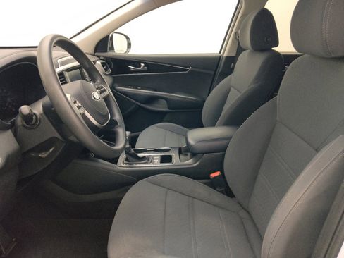 Used 2020 Kia Sorento FWD V6 image 17