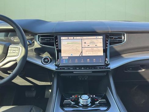 New 2026 Jeep Grand Wagoneer Limited AWD/4WD image 23